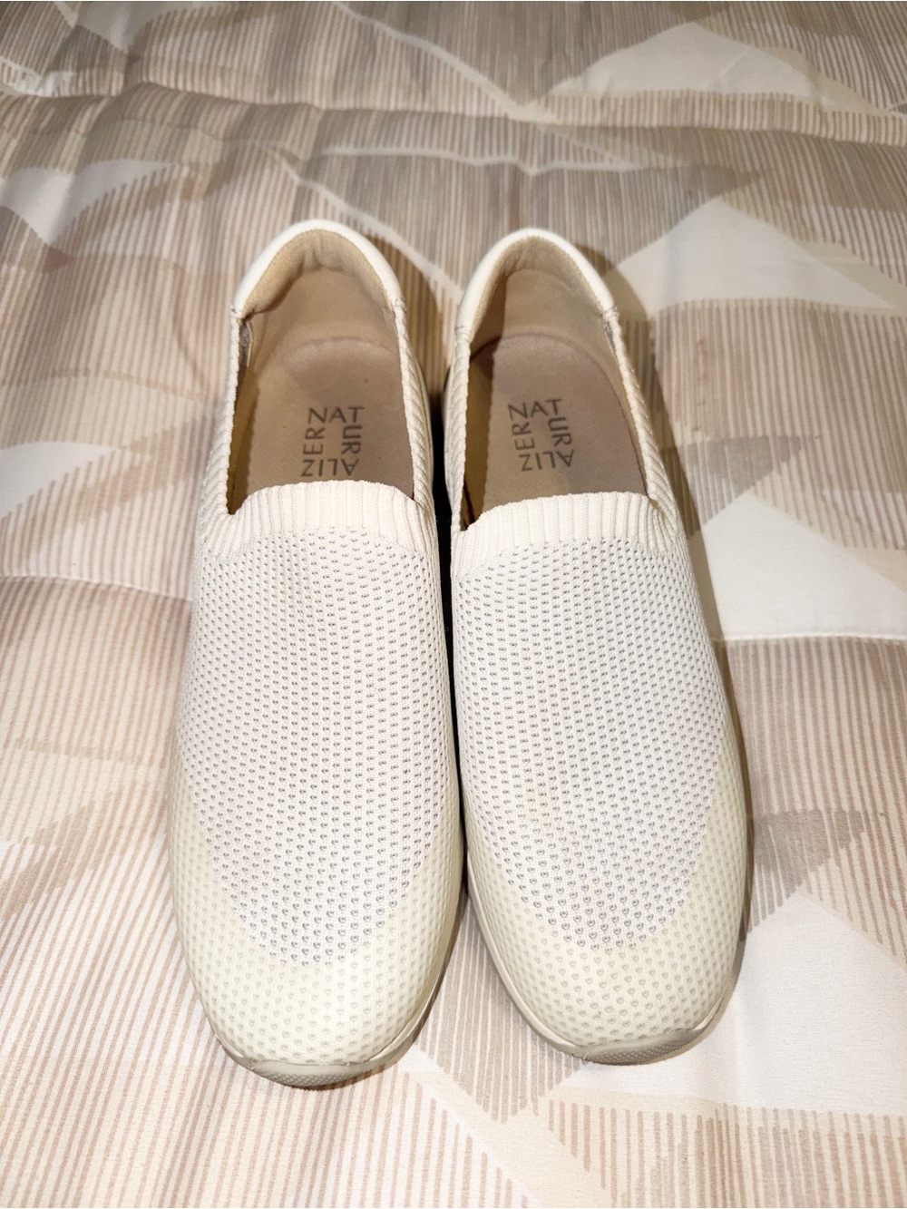 Naturalizer Women's White Mesh Slip on Sneakers SZ 9.5
